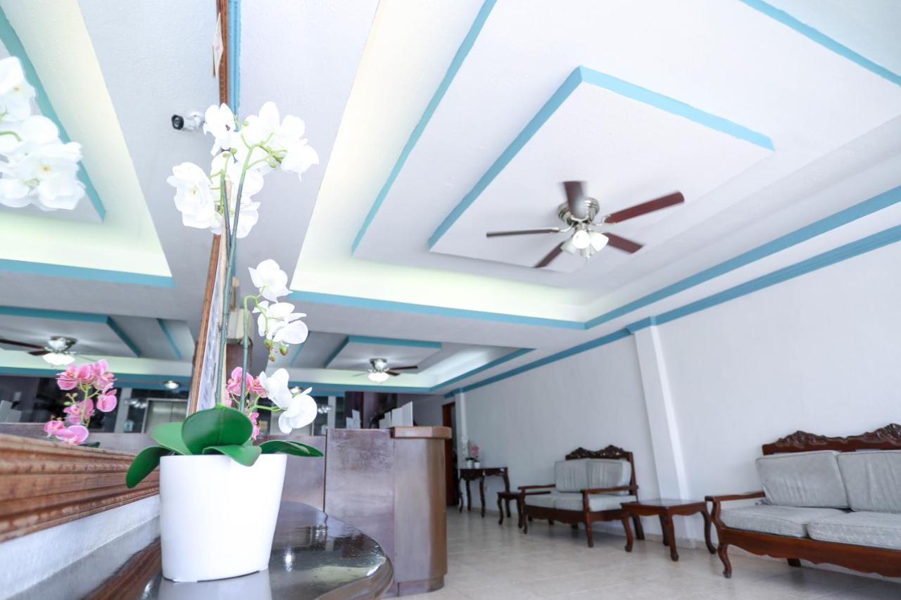 Hotel Avenida Cancun Exterior photo