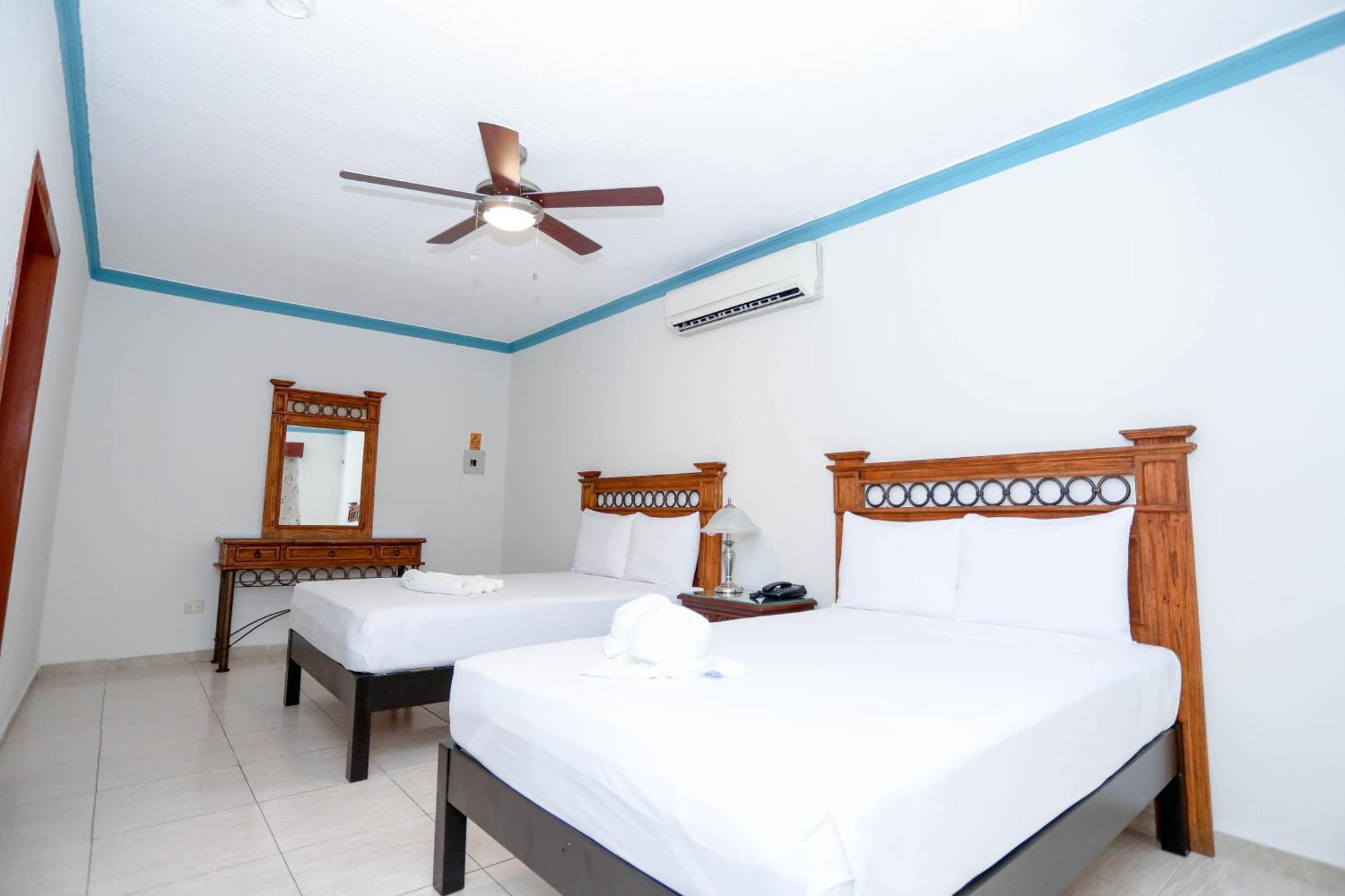 Hotel Avenida Cancun Exterior photo