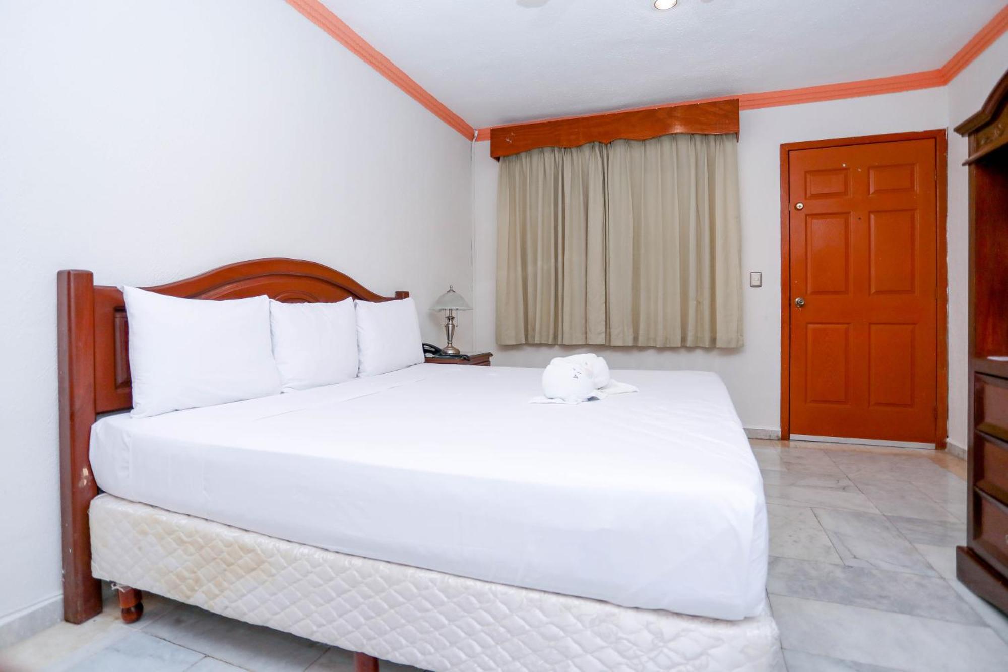 Hotel Avenida Cancun Exterior photo